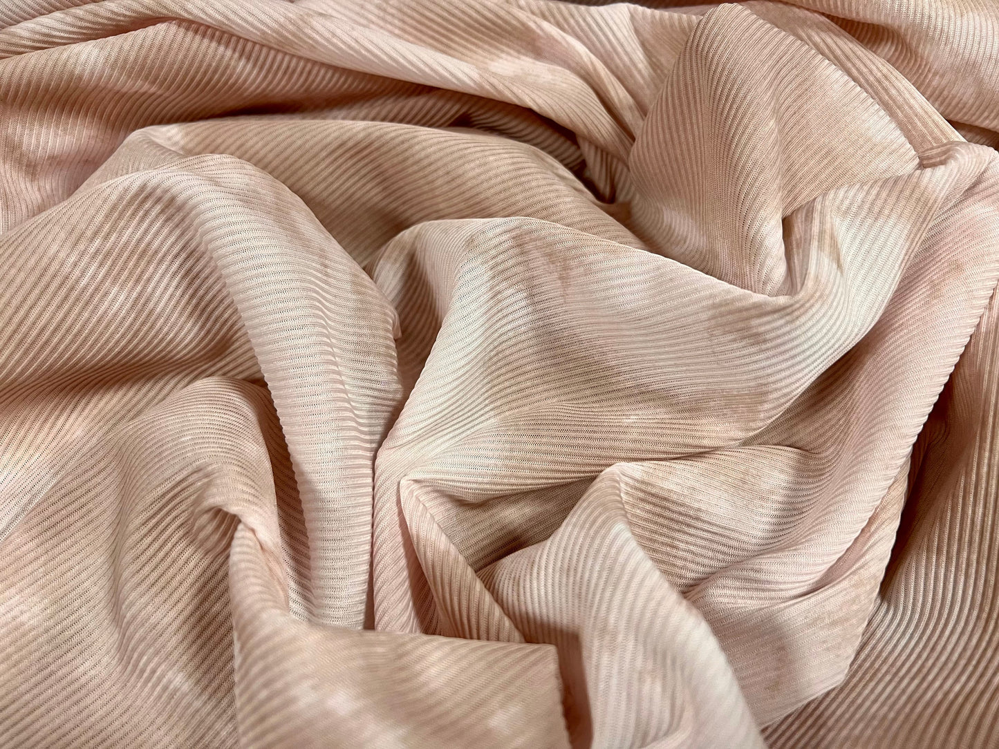 Ribbed jersey dress fabric, per metre - tie dye print - Nude & white