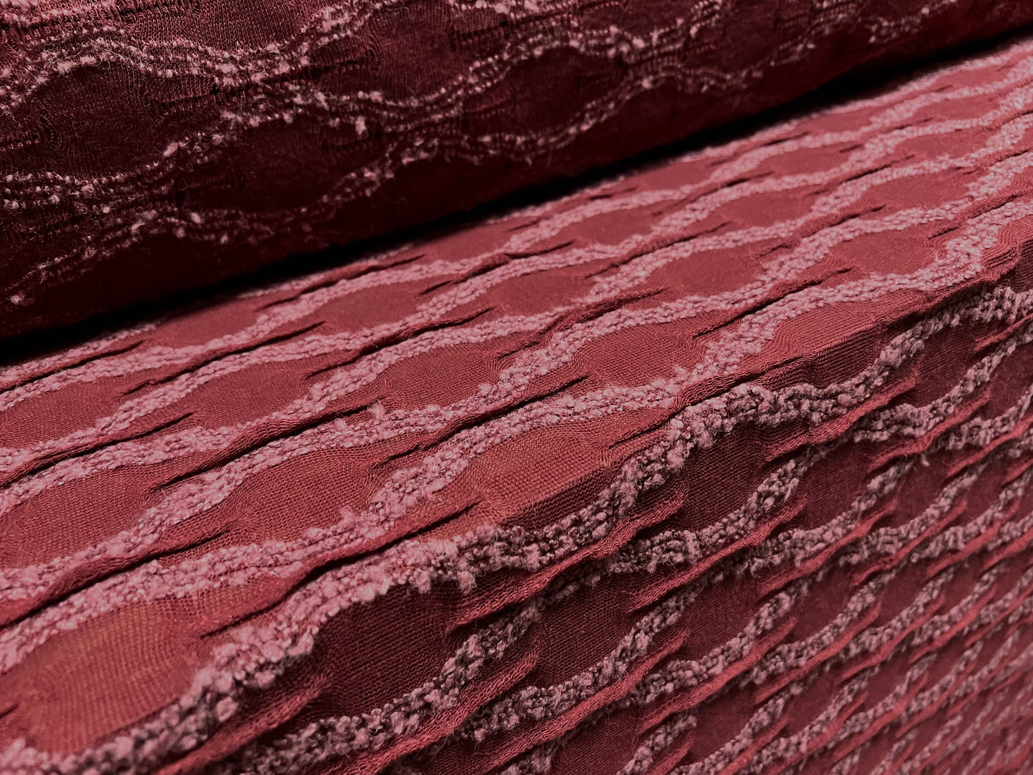 Bouclé jacquard jersey knit fabric, per metre - wave design - wine & pink