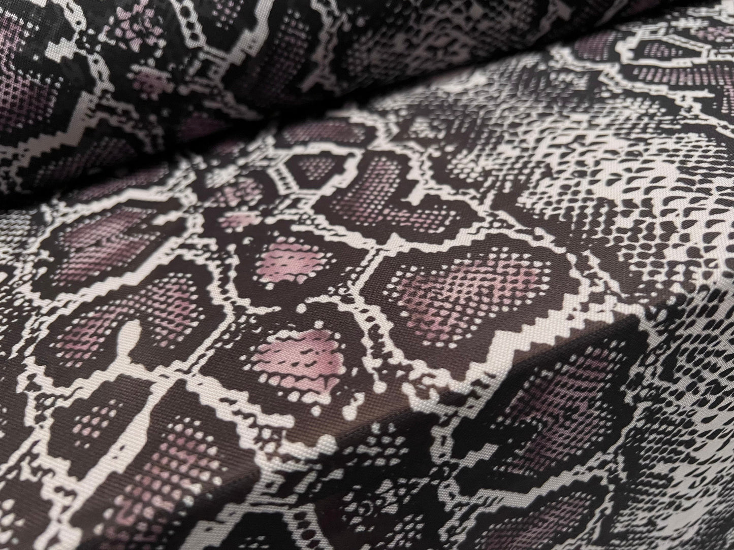 Power mesh net stretch spandex fabric, per metre - snakeskin print - black & aubergine
