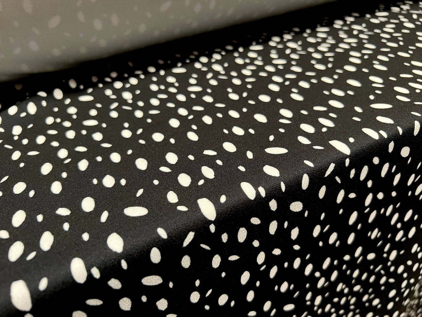 Scuba crepe fabric stretch spandex jersey, per metre - droplet print - black & white
