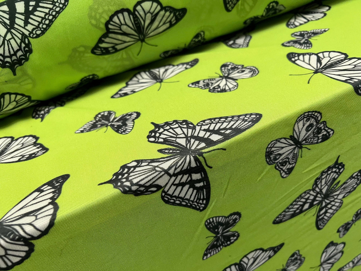 Power mesh net stretch spandex fabric, per metre - butterflies print - green