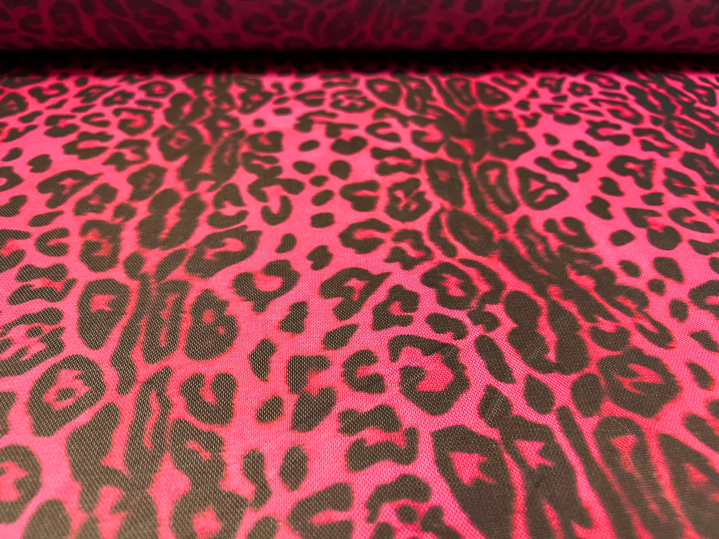 Power mesh net stretch spandex fabric, per metre - leopardskin print - pink