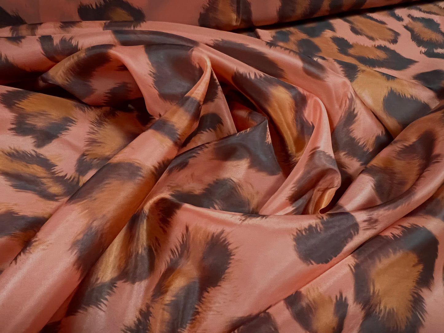 Woven polyester lining fabric, per metre - leopardskin print - peach