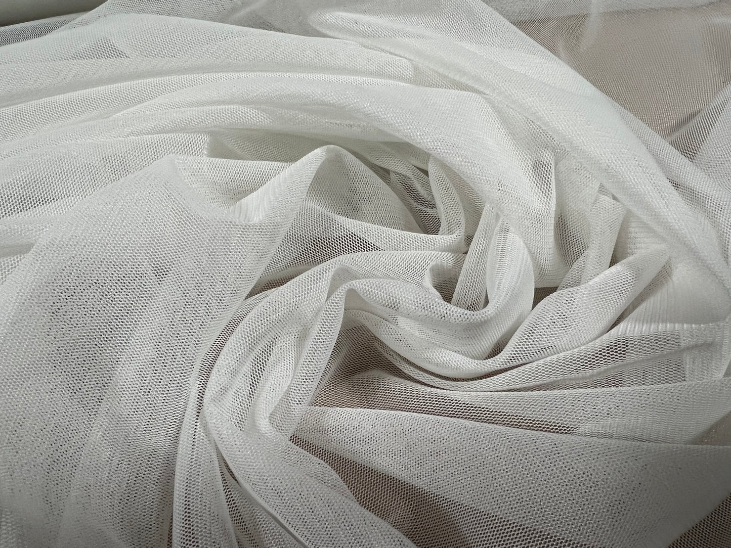 Fine lightweight mesh fabric, per metre - Plain - white